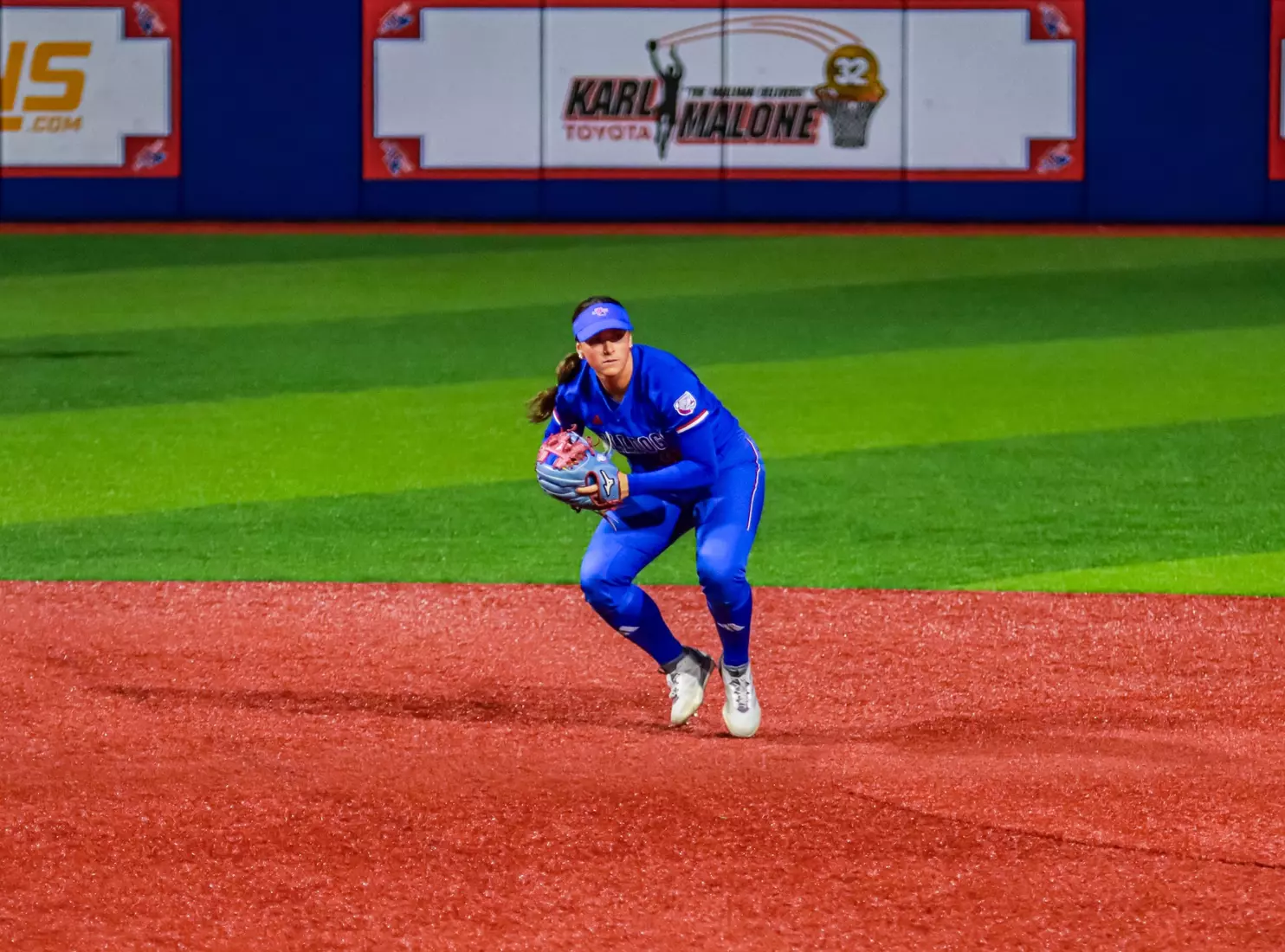 Bulldogs fall 2-1 to Golden Eagles.