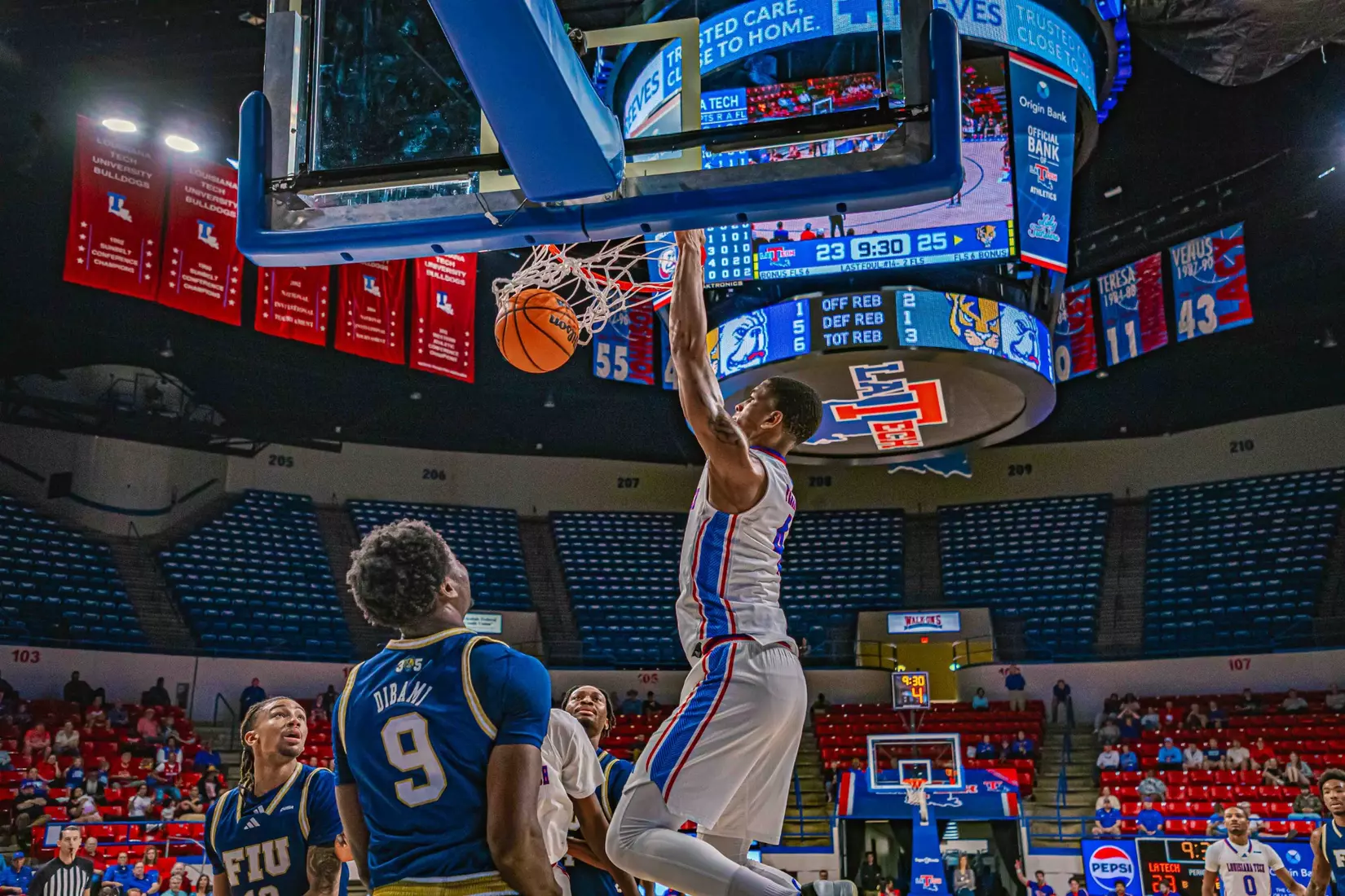 Bulldogs fall to Panthers in home finale