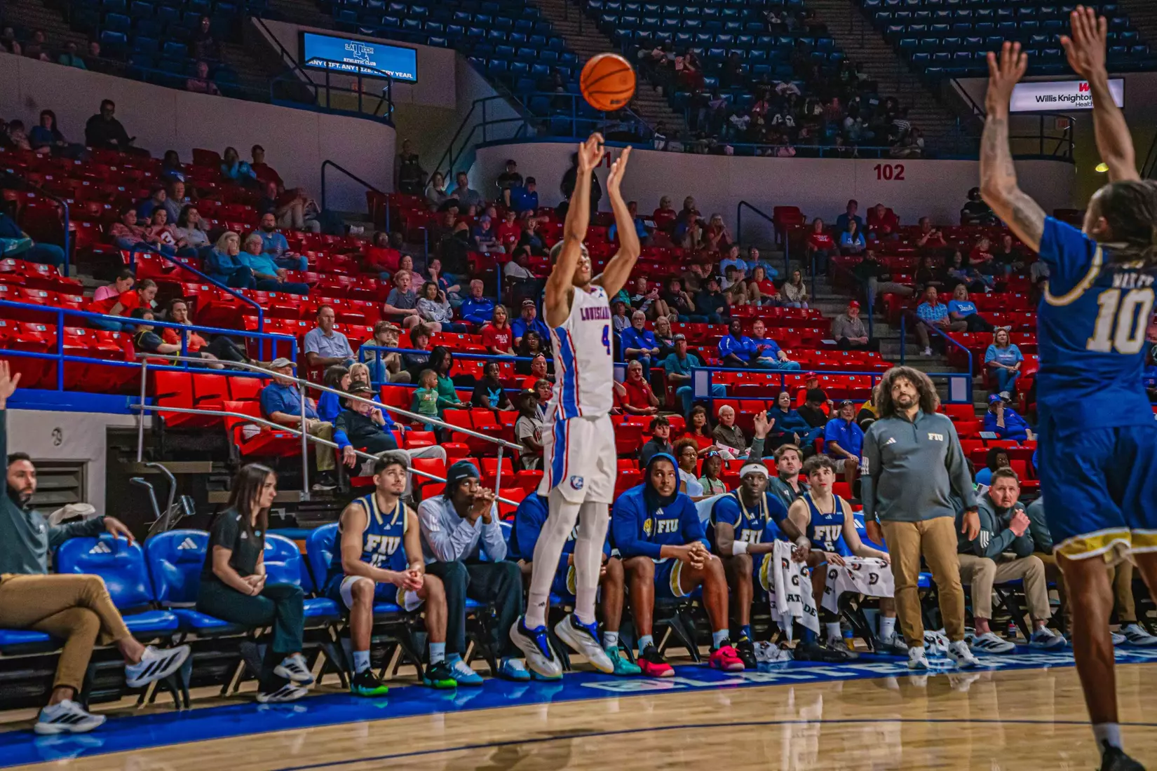 Bulldogs fall to Panthers in home finale