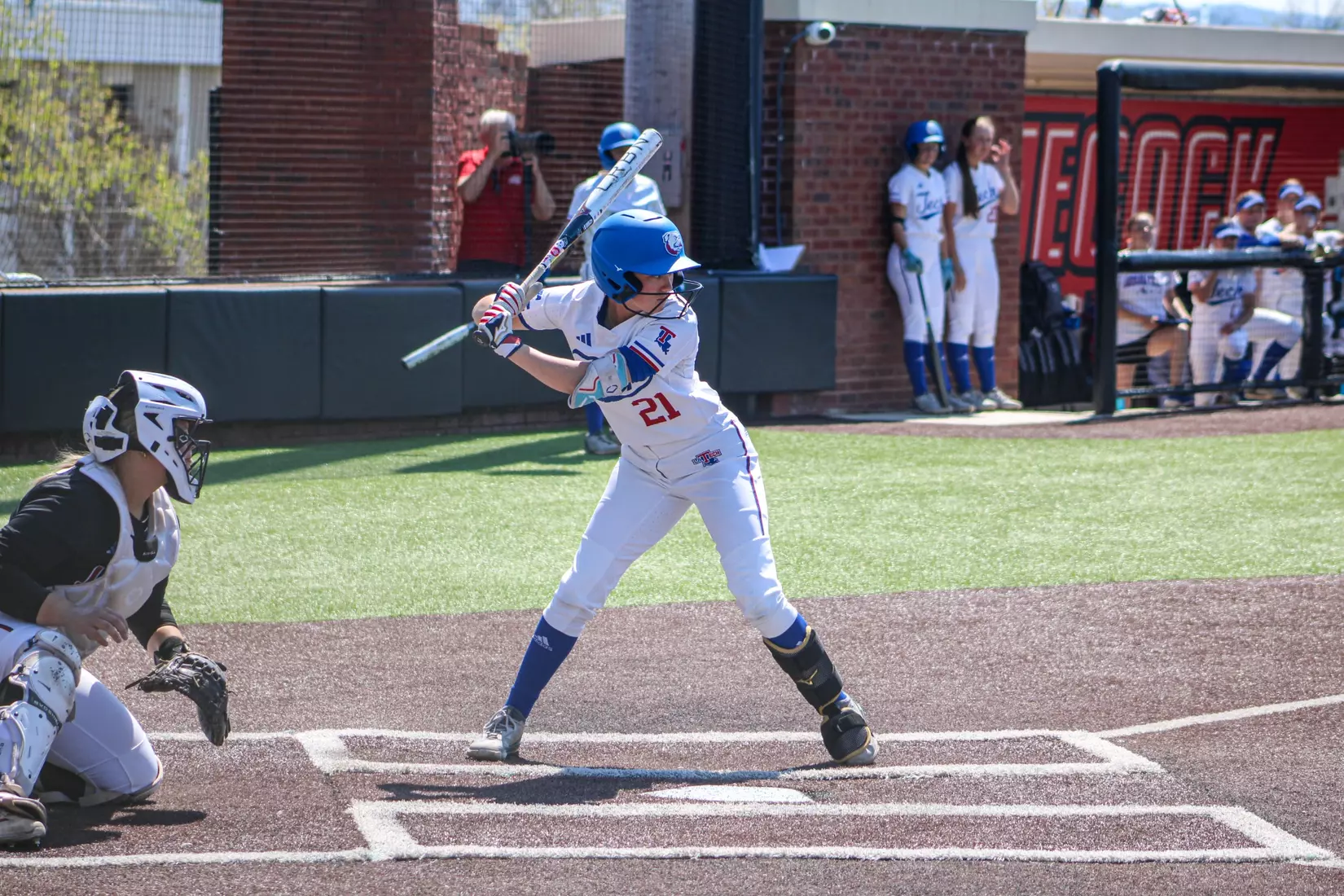 Bulldogs fall in extras in series finale.