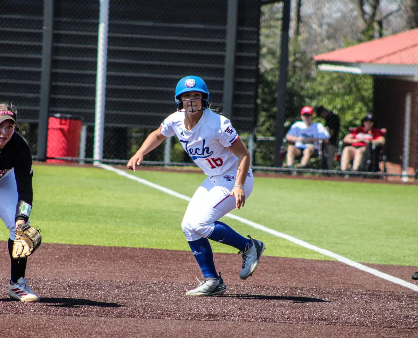 Bulldogs fall in extras in series finale.