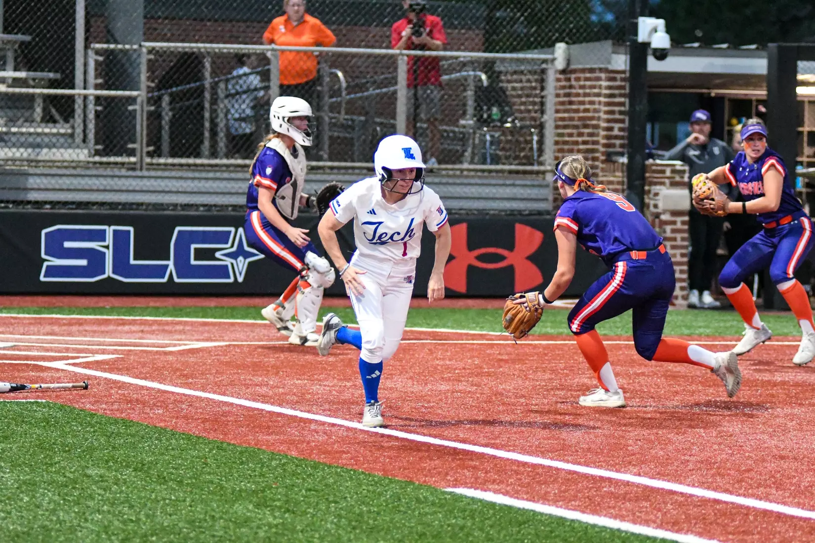 Bulldogs fall in midweek to Lady Demons.