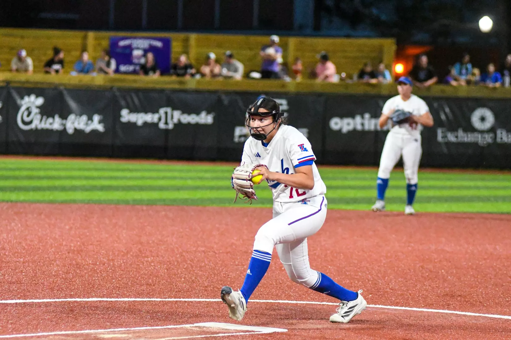 Bulldogs fall in midweek to Lady Demons.