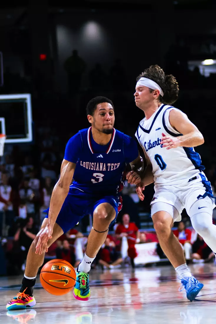 AJ Bates scores career-high 34 points, Bulldogs upset Flames in Lynchburg