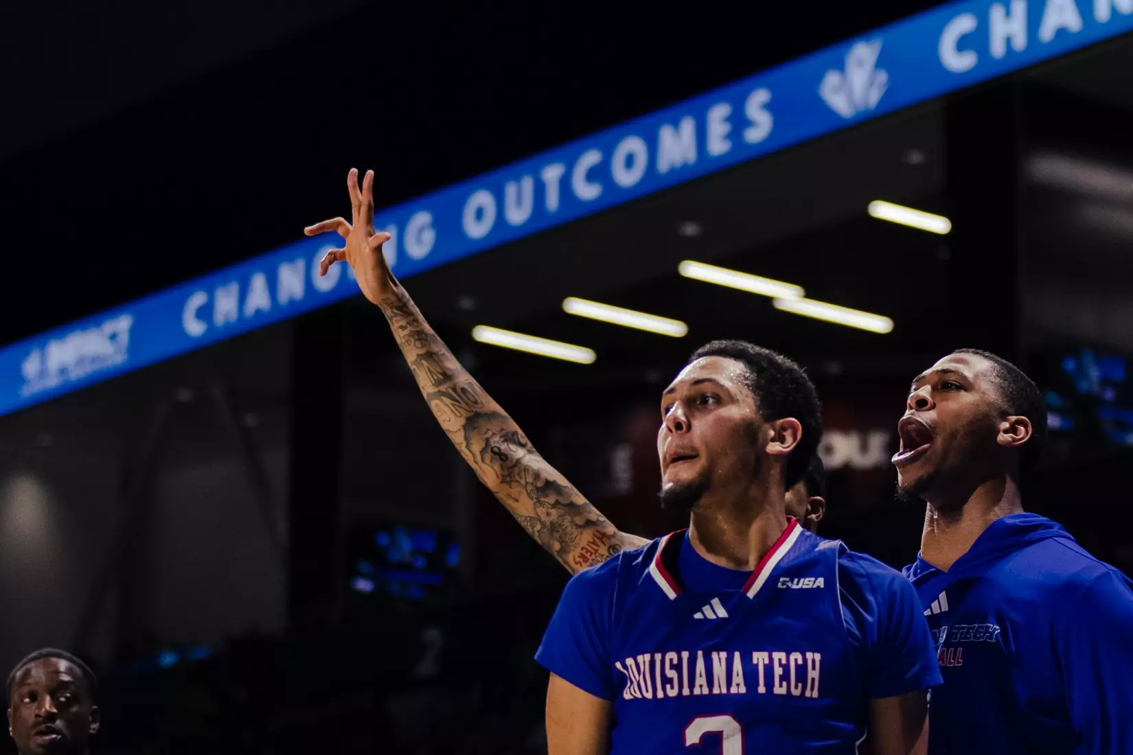 AJ Bates scores career-high 34 points, Bulldogs upset Flames in Lynchburg