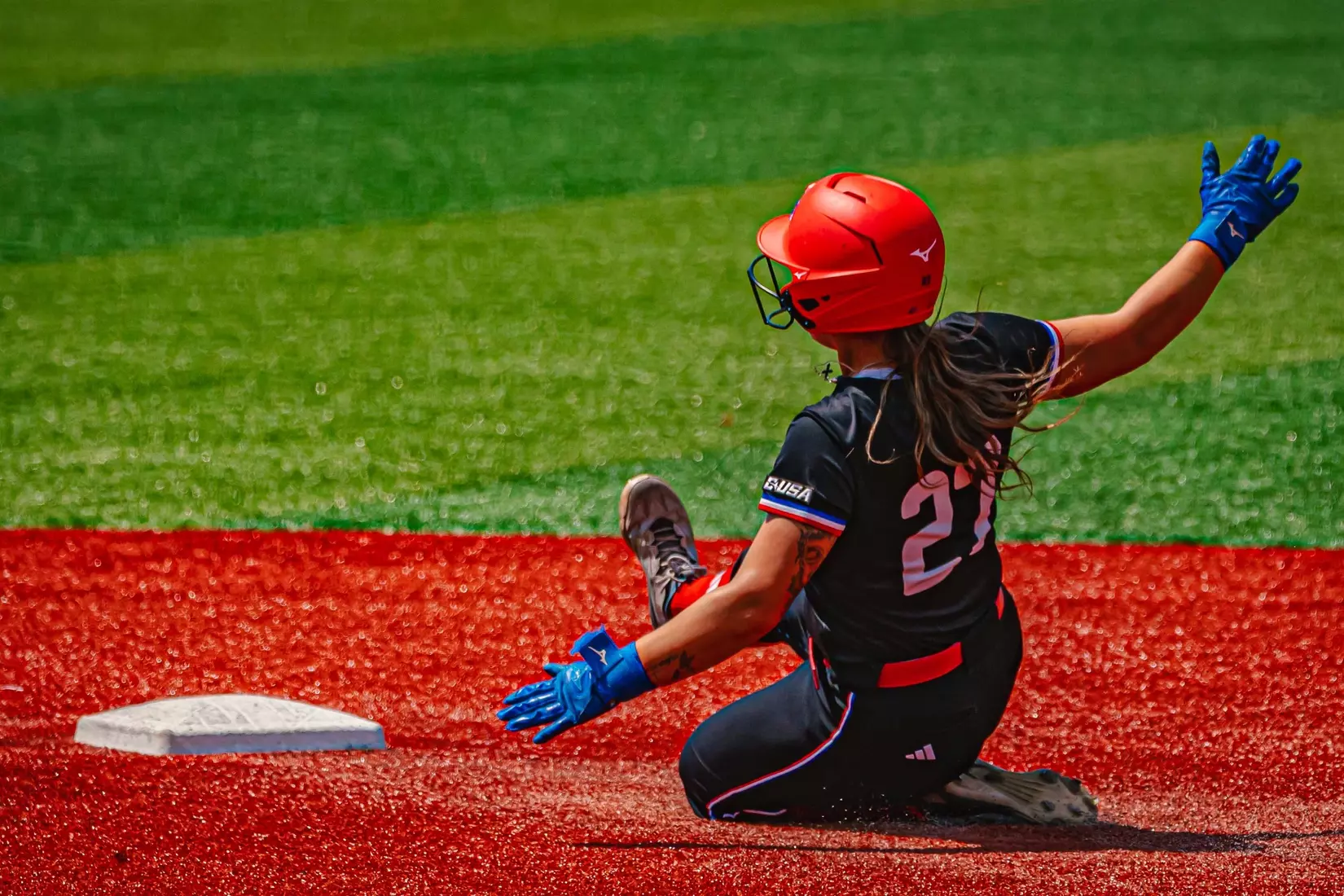 LA Tech defeats FIU 6-3 on Saturday to even series.
