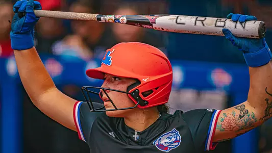 Gracie Flores vs. FIU