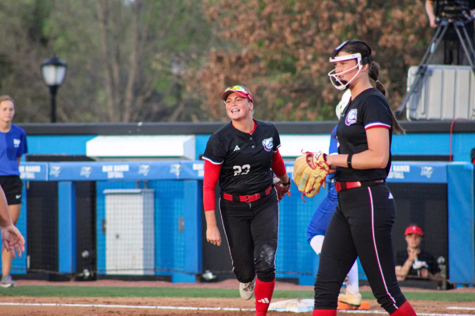 Bulldogs defeat Blue Raiders 6-4.