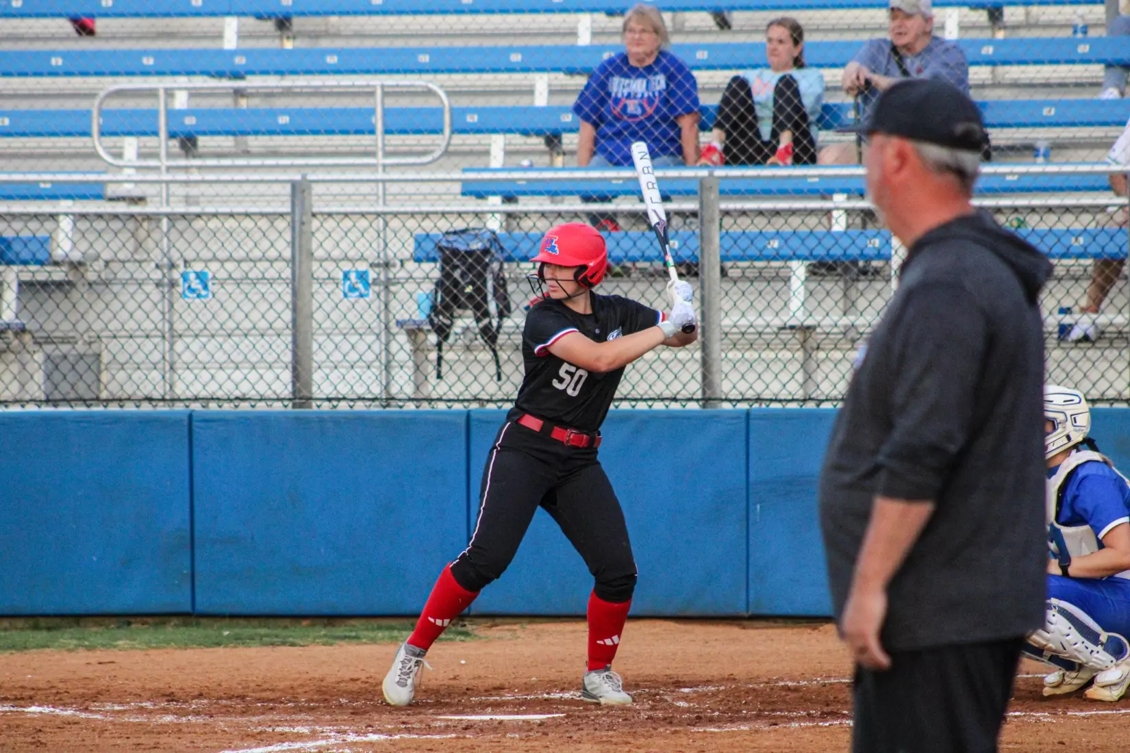 Bulldogs defeat Blue Raiders 6-4.