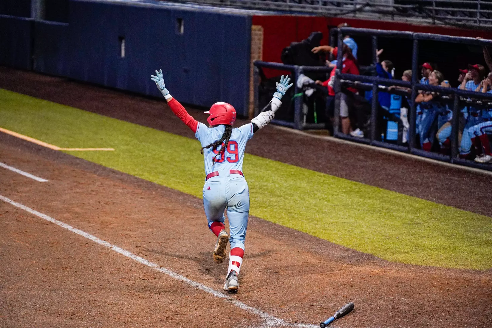 Bulldogs blank Flames 10-0 on Saturday to secure series victory.