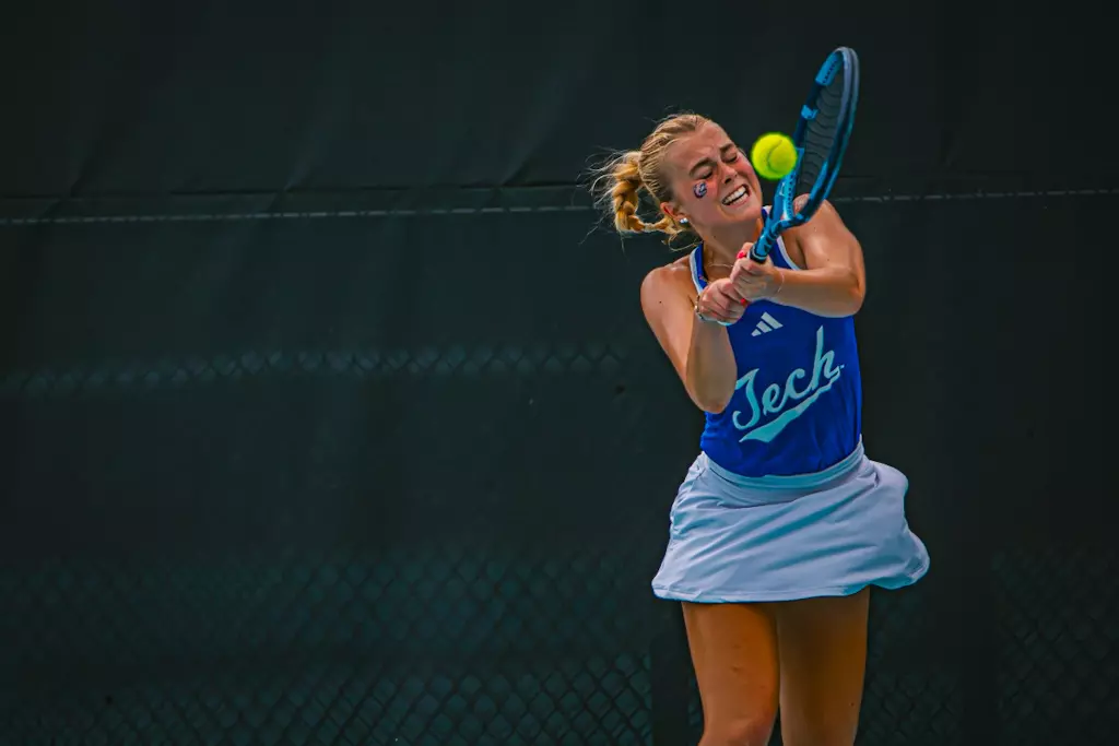 Bulldogs cap off undefeated home season, defeat Texans 4-2 on Friday at the LA Tech Tennis Complex