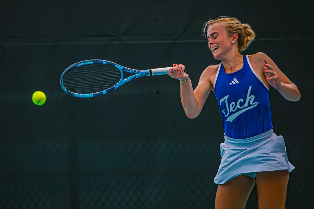 Bulldogs cap off undefeated home season, defeat Texans 4-2 on Friday at the LA Tech Tennis Complex