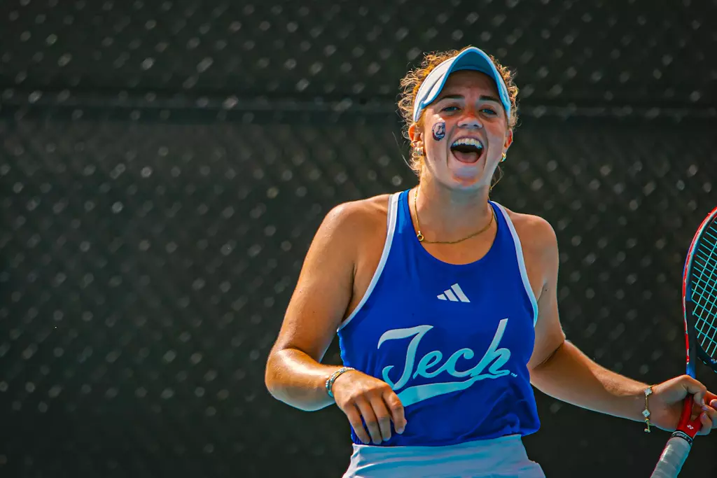 Bulldogs cap off undefeated home season, defeat Texans 4-2 on Friday at the LA Tech Tennis Complex