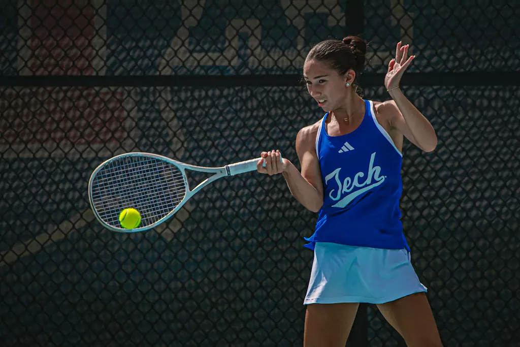 Bulldogs cap off undefeated home season, defeat Texans 4-2 on Friday at the LA Tech Tennis Complex