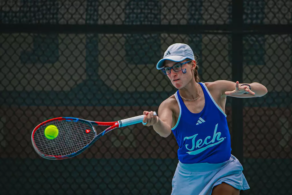 Bulldogs cap off undefeated home season, defeat Texans 4-2 on Friday at the LA Tech Tennis Complex