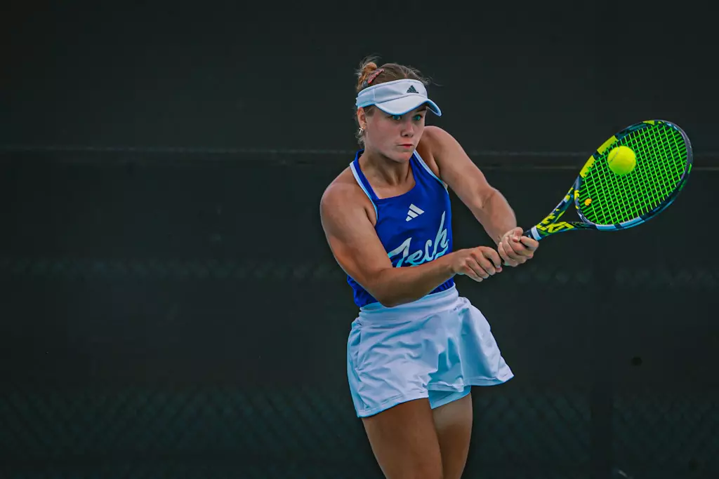 Bulldogs cap off undefeated home season, defeat Texans 4-2 on Friday at the LA Tech Tennis Complex