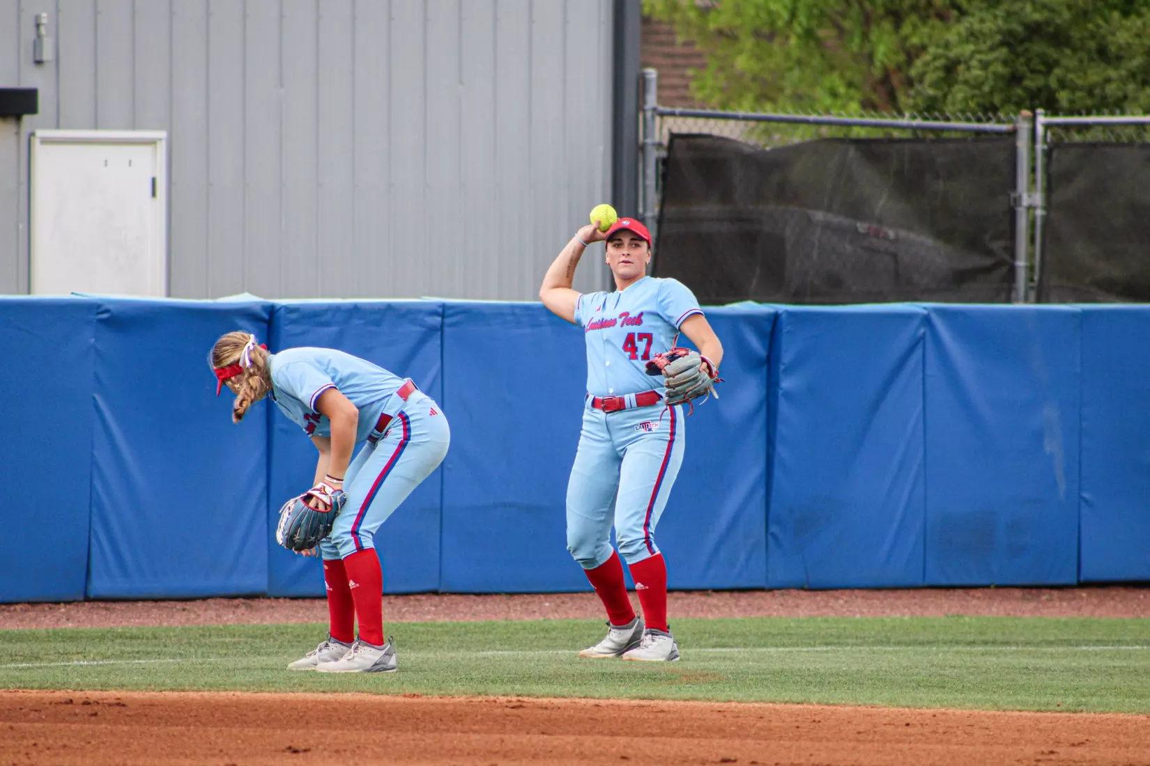 Bulldogs fall in series finale.