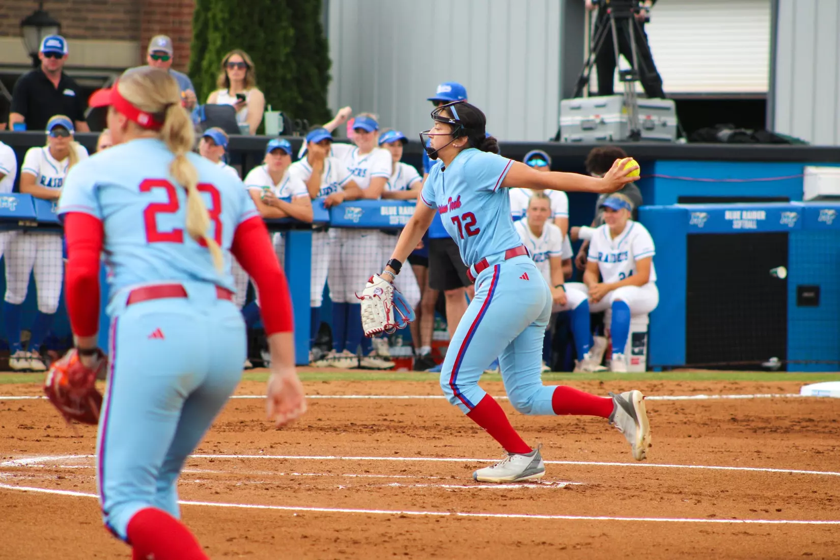 Bulldogs fall in series finale.