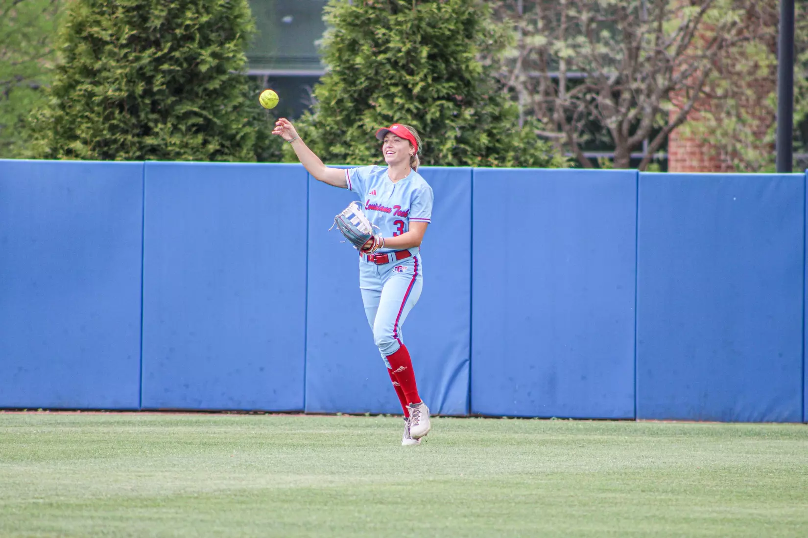 Bulldogs fall in series finale.