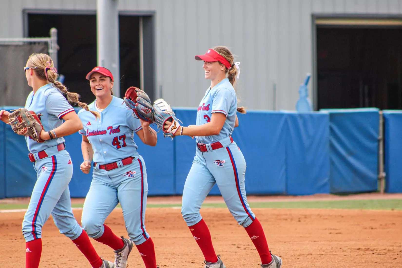 Bulldogs fall in series finale.