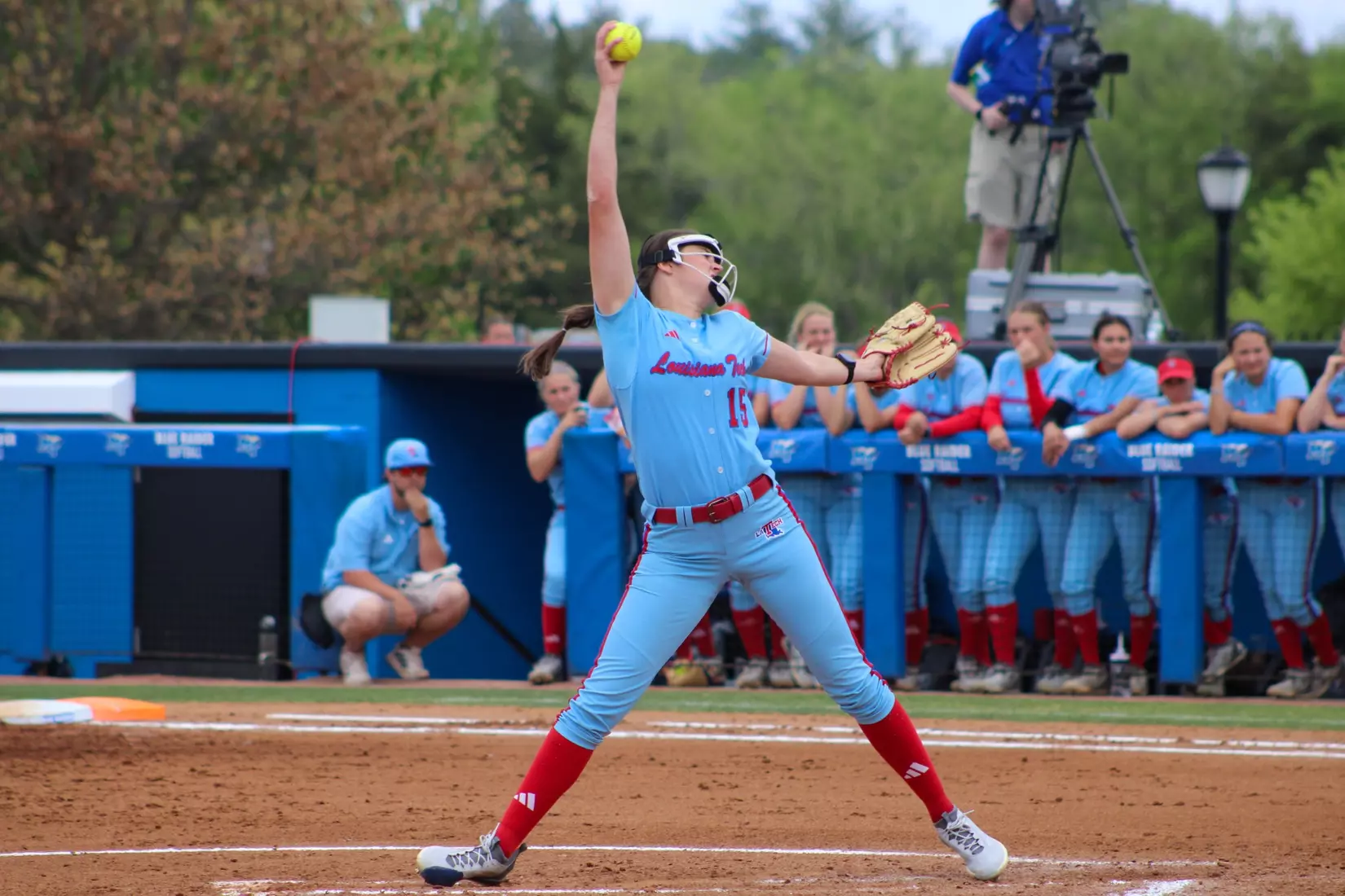Bulldogs fall in series finale.