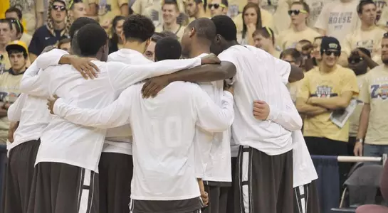 Mens Basketball Team at Pitt