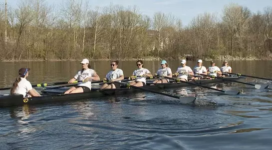 Womens Rowing Freshmen Eight_2HS1445