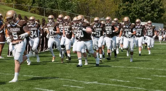 FB Team Running out 1232