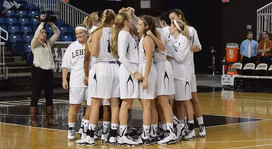 wbb team huddle