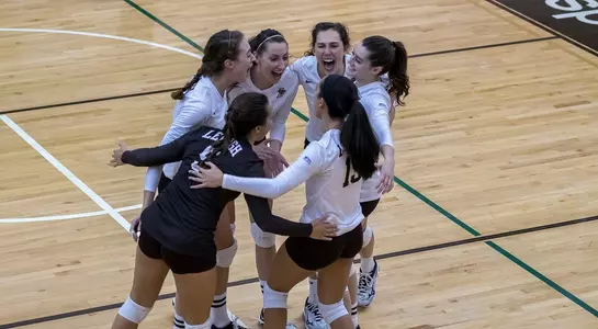 Team huddle celebration 996