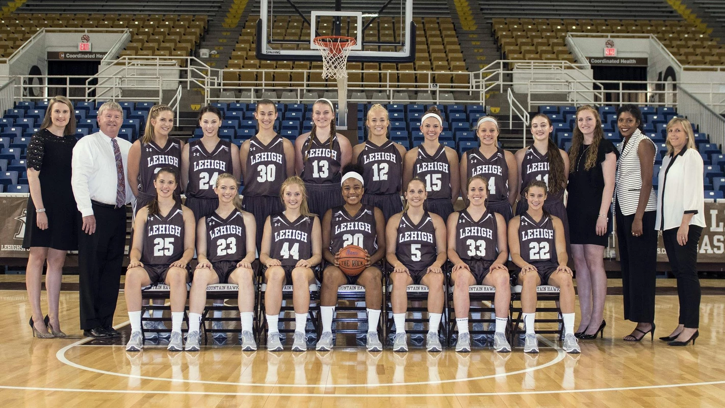 2017-18 Women's Basketball Team Photo