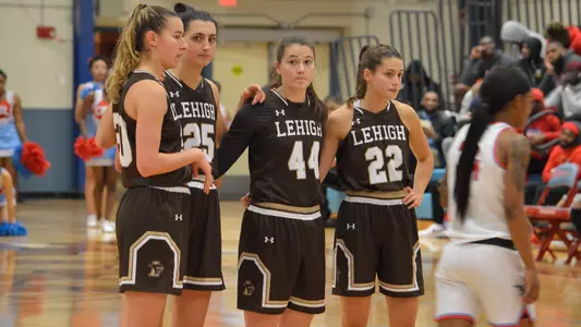 Lehigh WBB Huddle