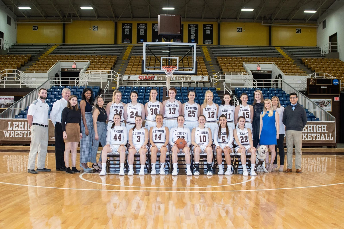 2018-19 WBB Team Photo