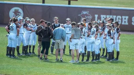 Softball team huddle outfield 0001