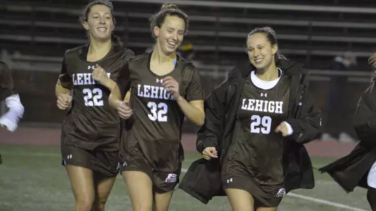 Women's Lacrosse Team Smiling