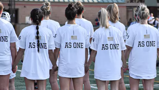 Women's lacrosse huddle