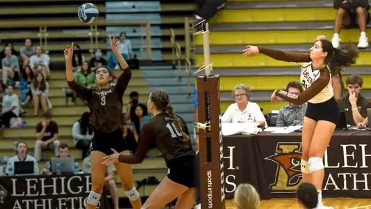 Makena Smith and Natalie Luscomb