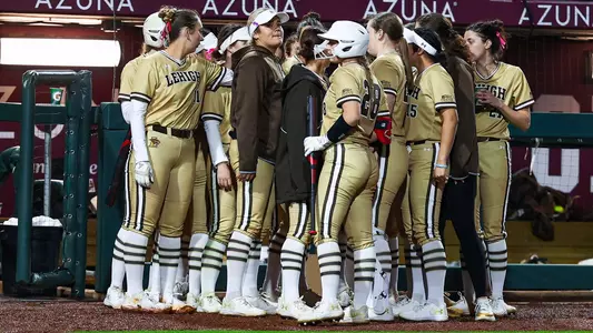 Softball Huddle 7198