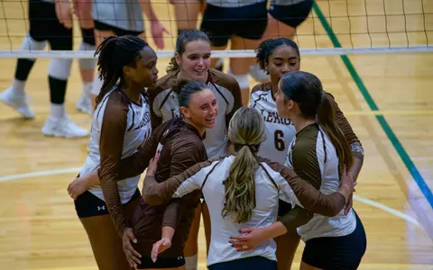 VB Huddle vs Sacred Heart