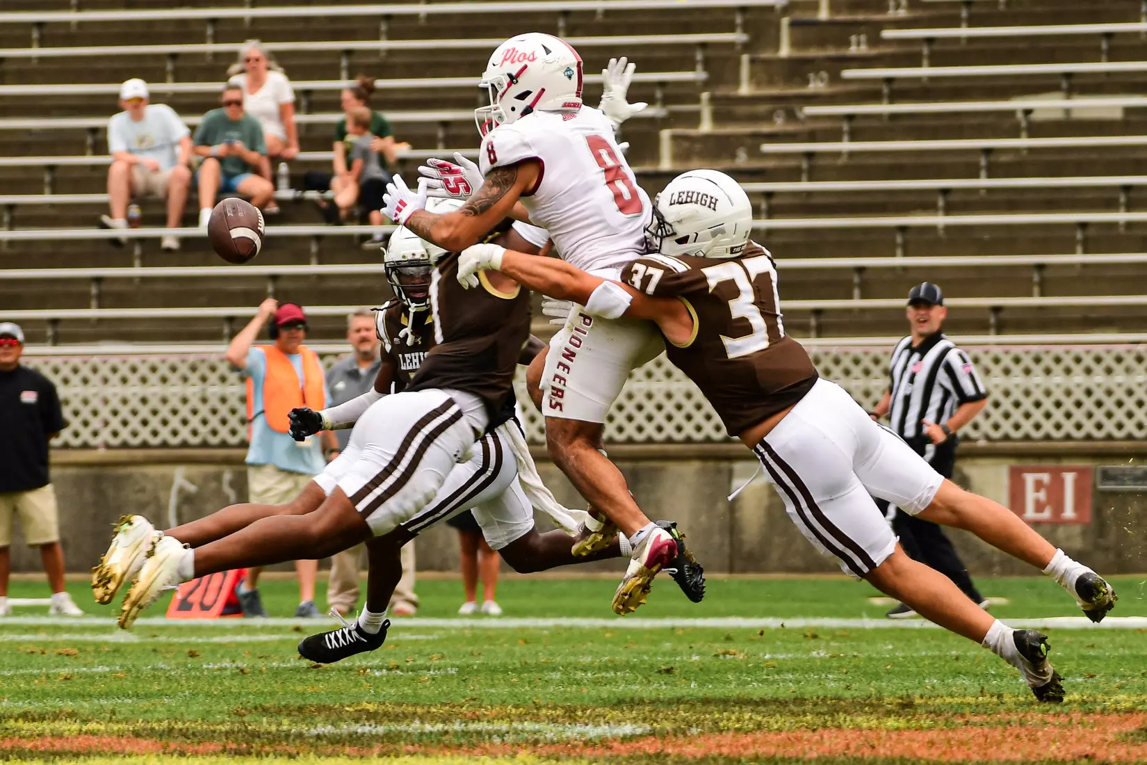 Football vs. Sacred Heart (9/6/25)