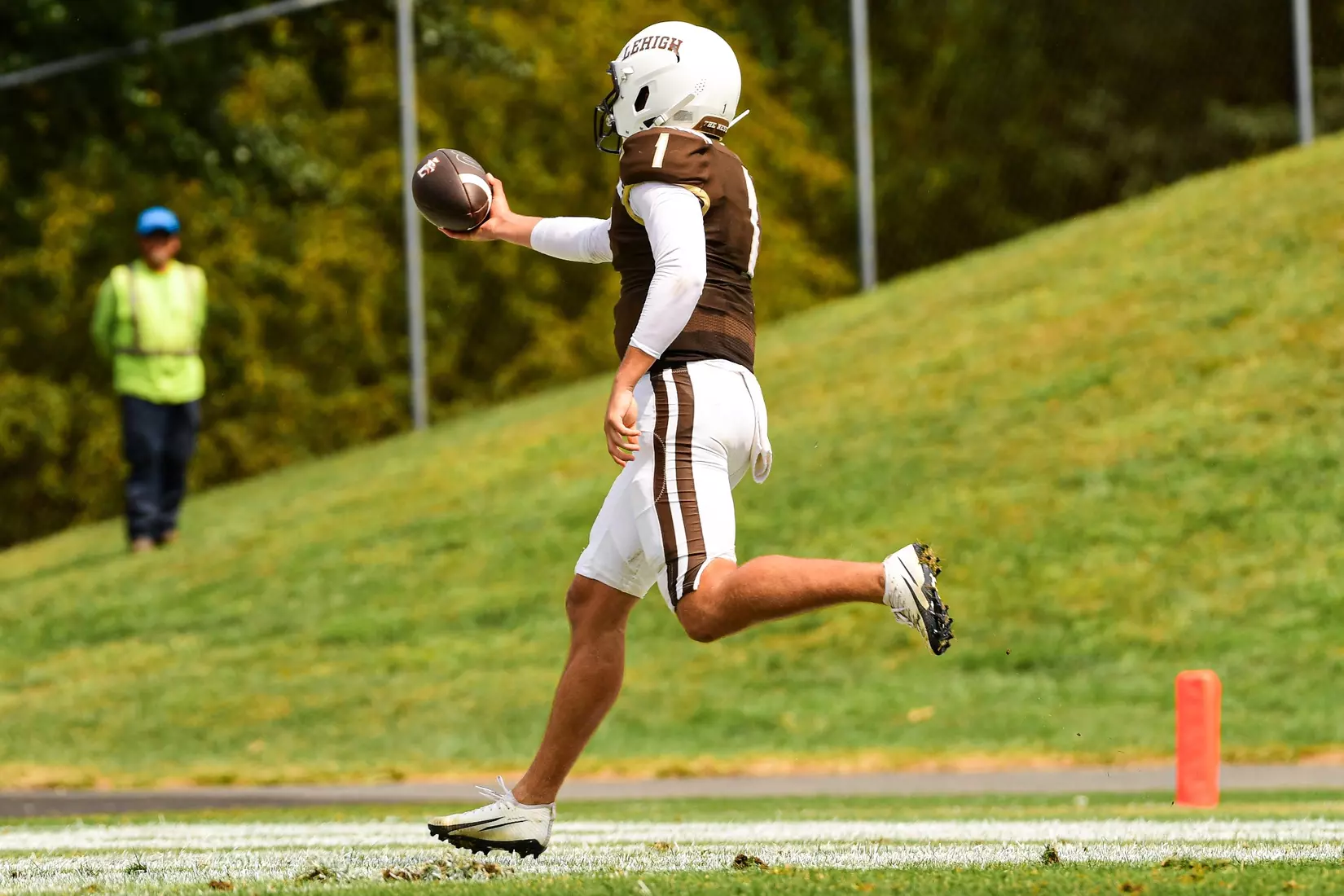 Football vs. Sacred Heart (9/6/25)