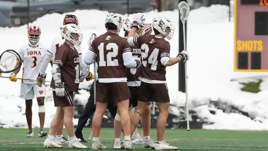MLAX huddle