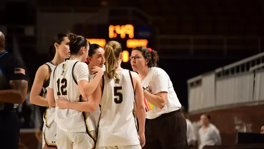 WBB huddle