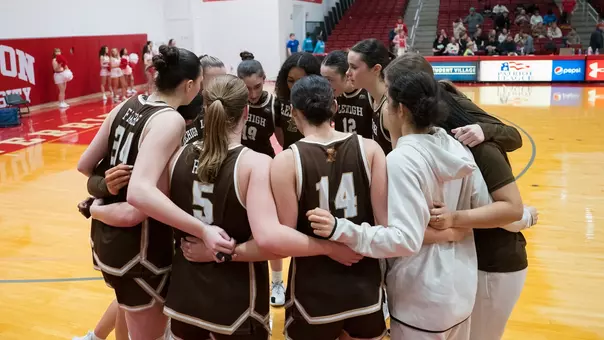 wbb huddle at boston u