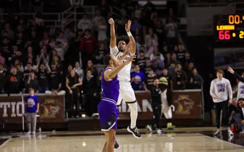 Nasir Whitlock Buzzer Beater Holy Cross