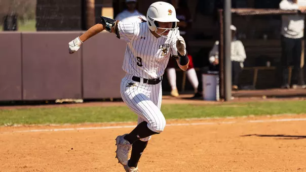 Helen Woloshyn running vs Colgate