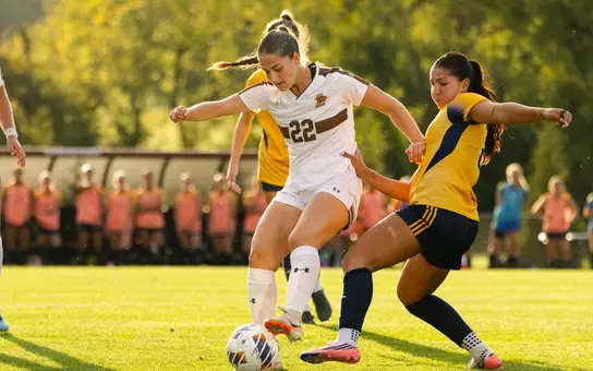 Lola Wojciechowski vs La Salle