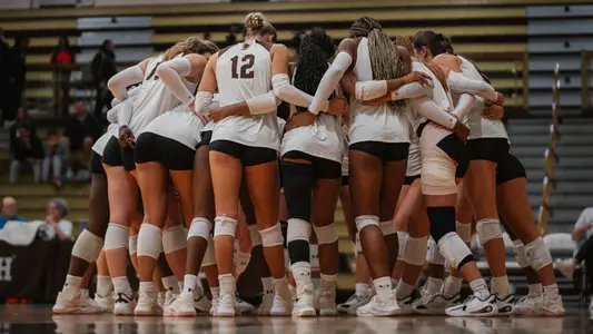 vball team huddle