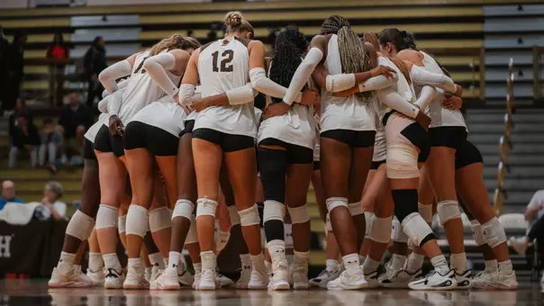 vball team huddle