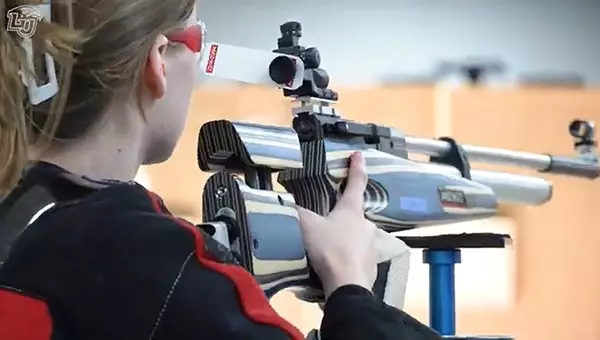 Rifle-team-member-practice